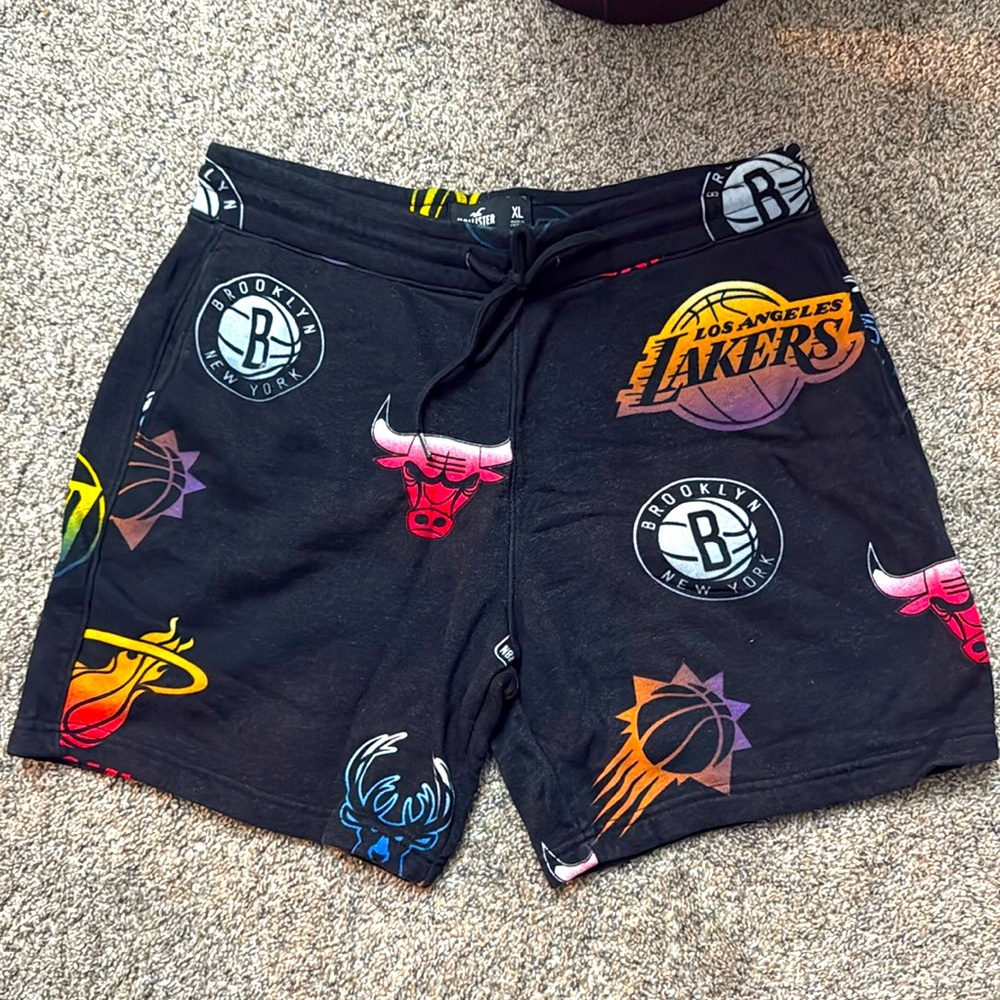 LIGHTLY USED. HOLLISTER NBA SWEAT SHORTS. SIZE. XL (WORN ONCE)